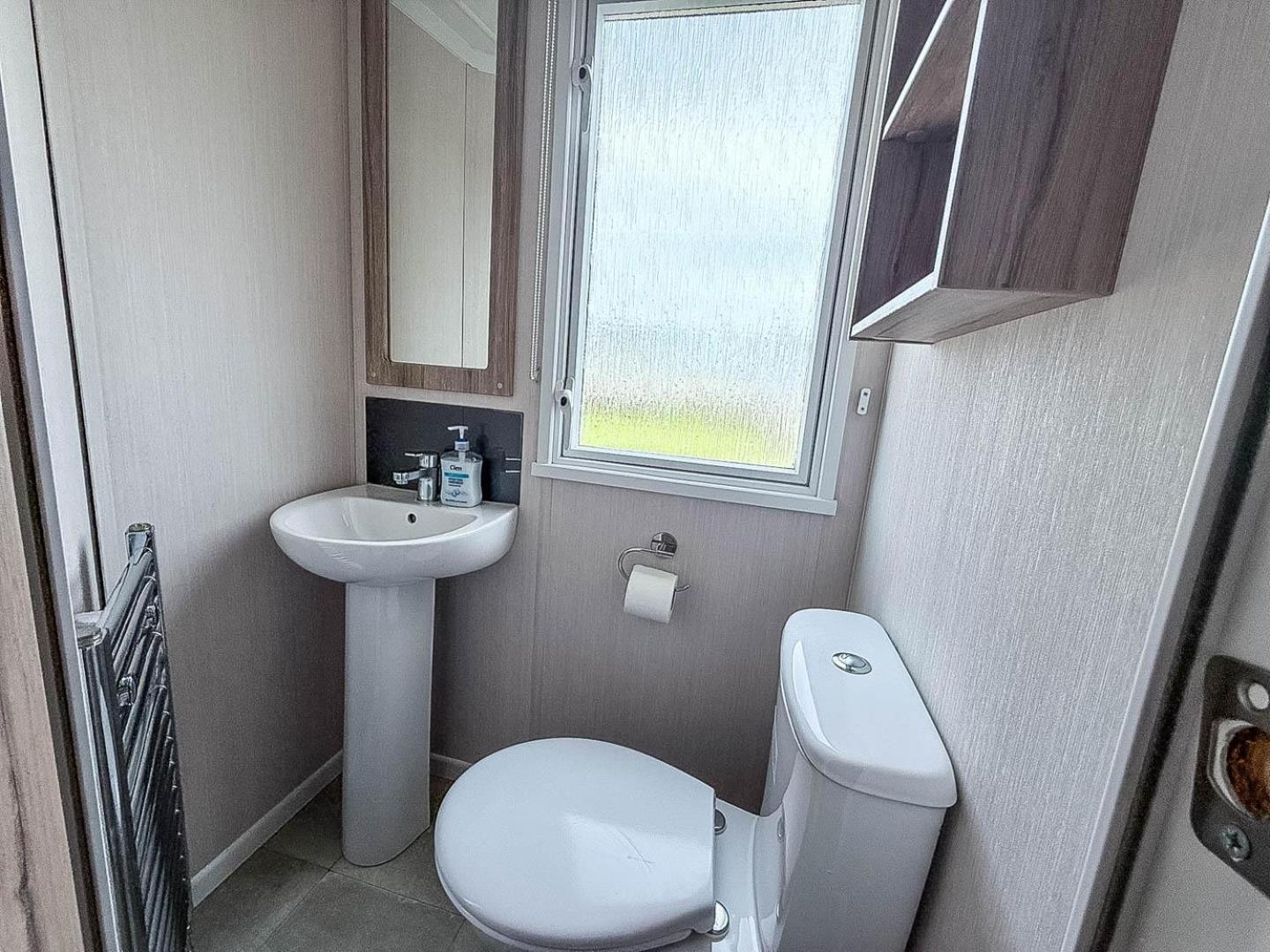6 Berth Caravan With Decking At Sunnydale Holiday Park Ref 35243Kg Louth  Exterior foto