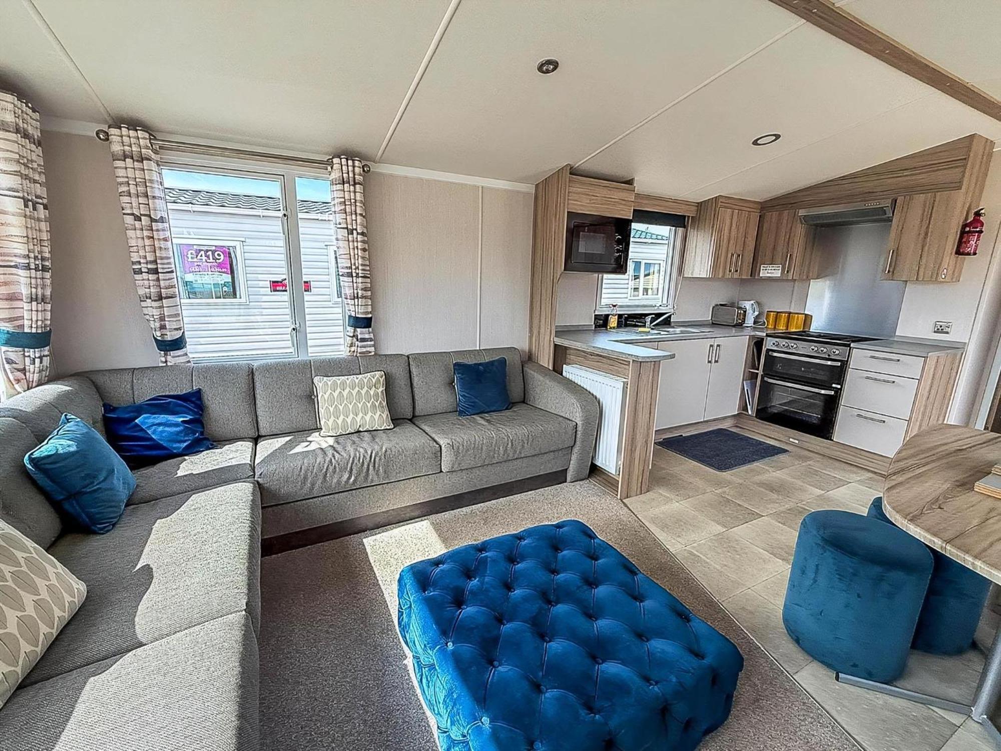 6 Berth Caravan With Decking At Sunnydale Holiday Park Ref 35243Kg Louth  Exterior foto
